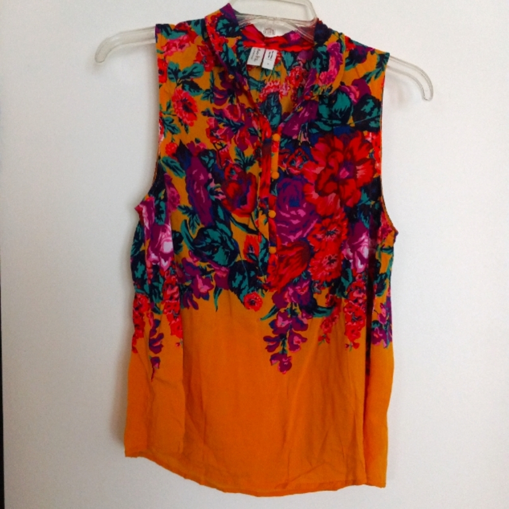 Meadow Rue by Anthropologie sleeveless button down v-neck.  Gold floral S